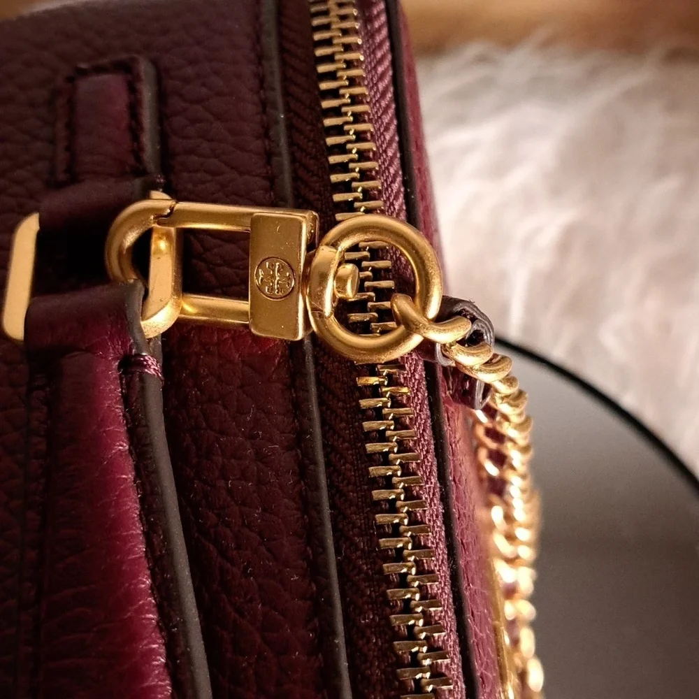 Tory Burch NWOTs Britten Small Top Handle Case